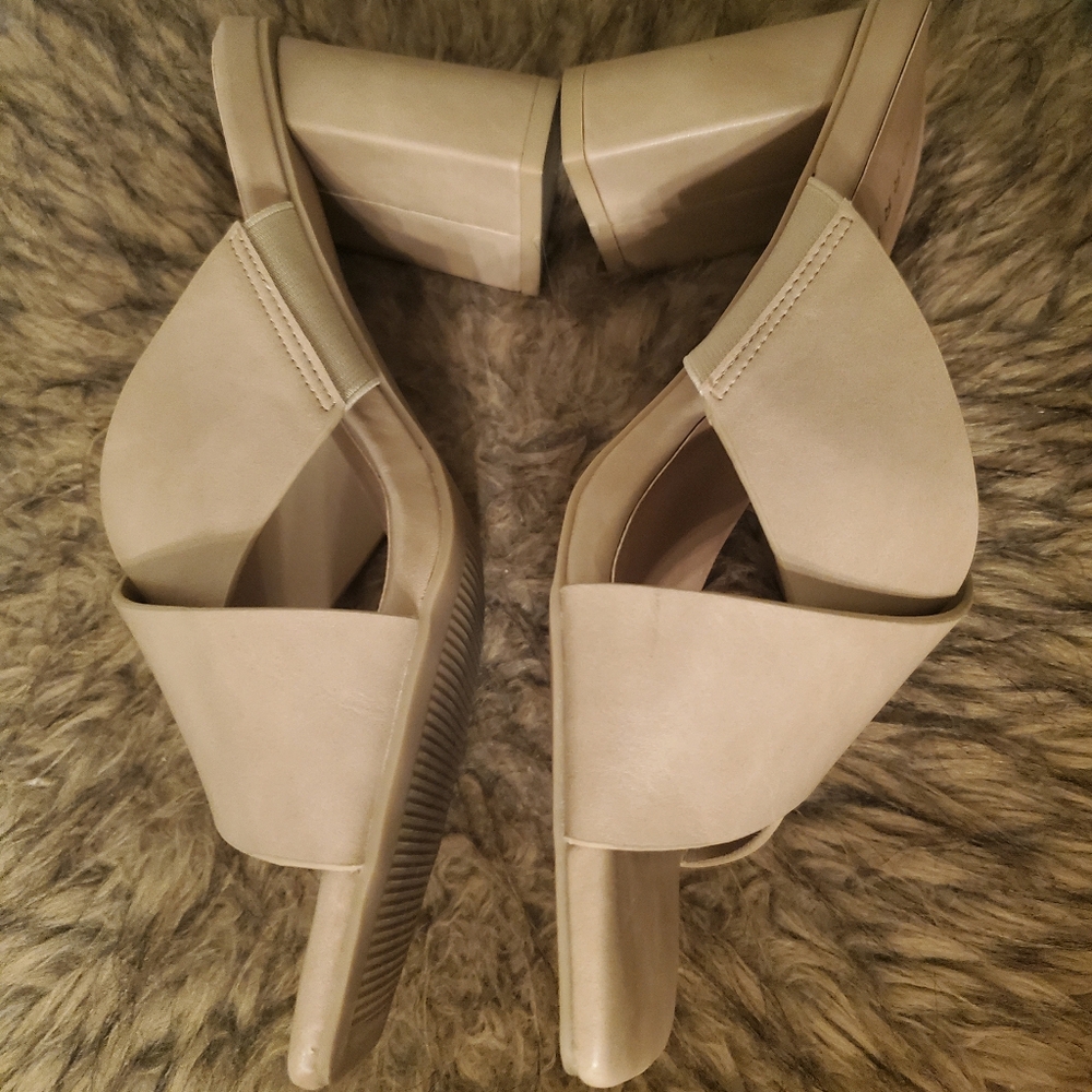 Torrid Tan Heeled Sandals Size 8.5 with Modern Design - Picture 4 of 6